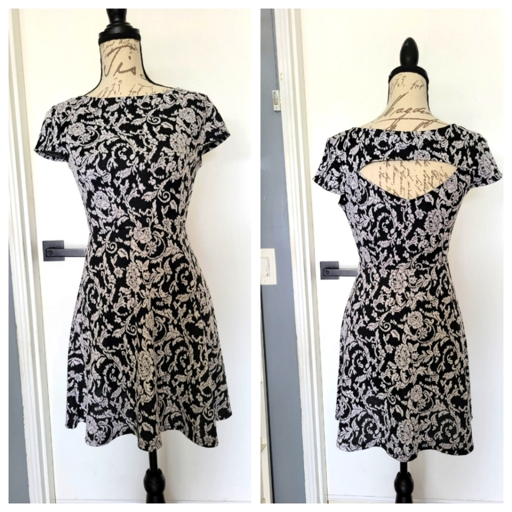 eric + lani Black White Opulent Cut Off Skater‎ Floral Dress Size S